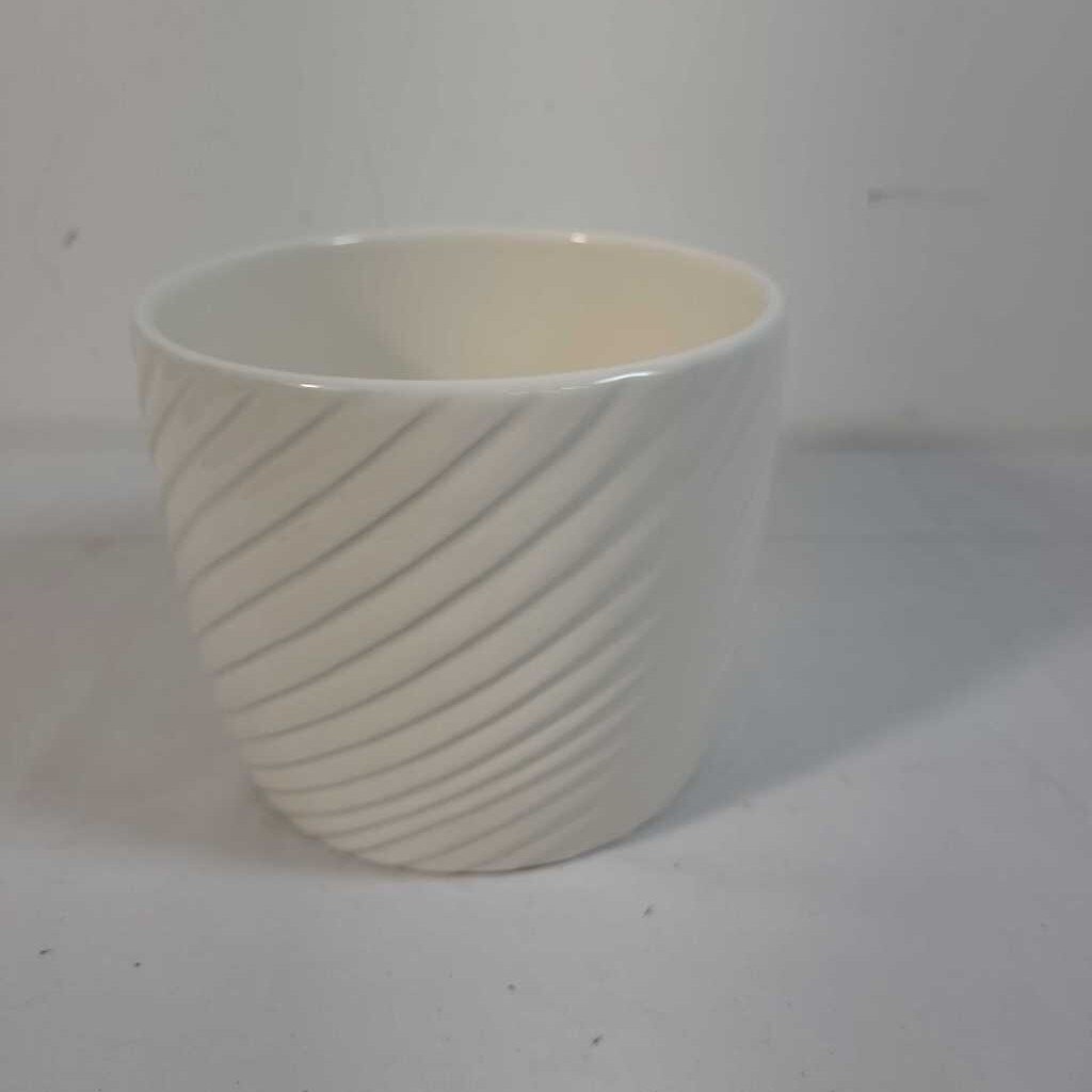 5" WHITE CERAMIC POT
