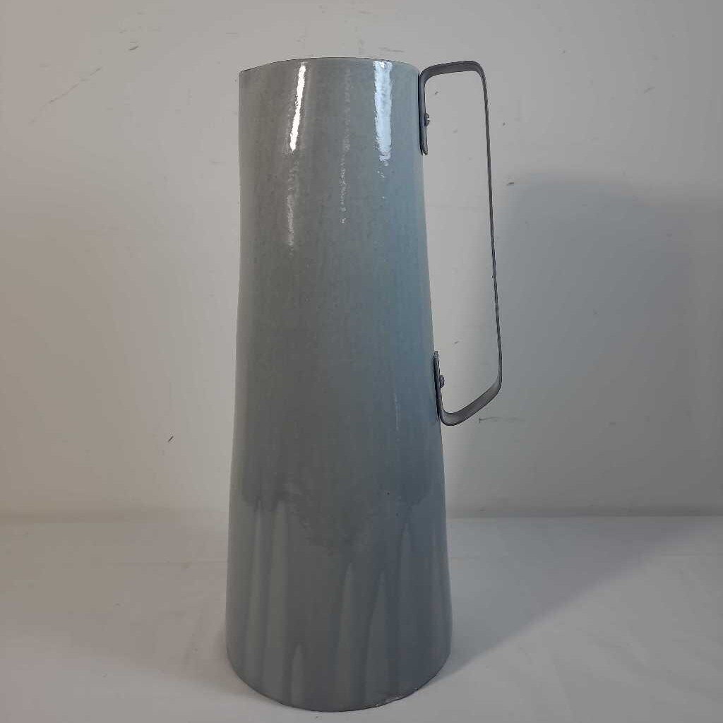 CEMENT PITCHER W/ METAL HANDLE
