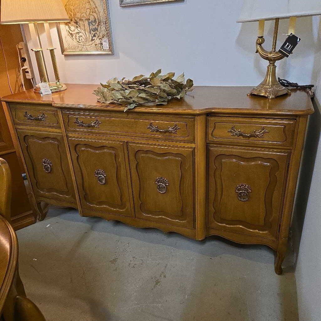 BAETZ BUFFET