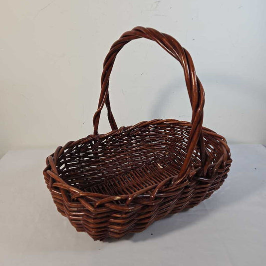 HANDLED OVAL BASKET