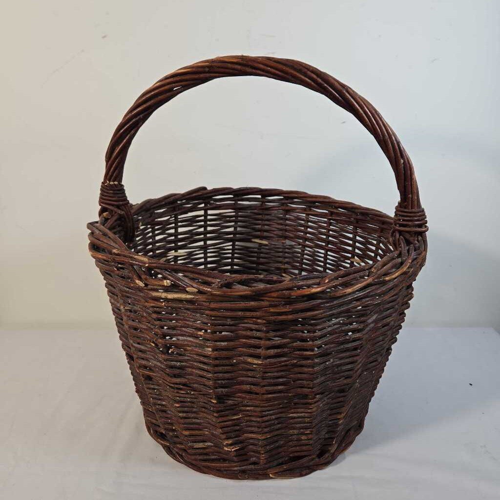 HANDLED ROUND BASKET