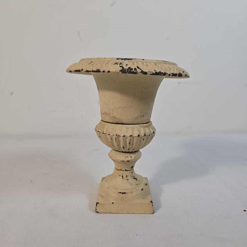 SM CAST URN