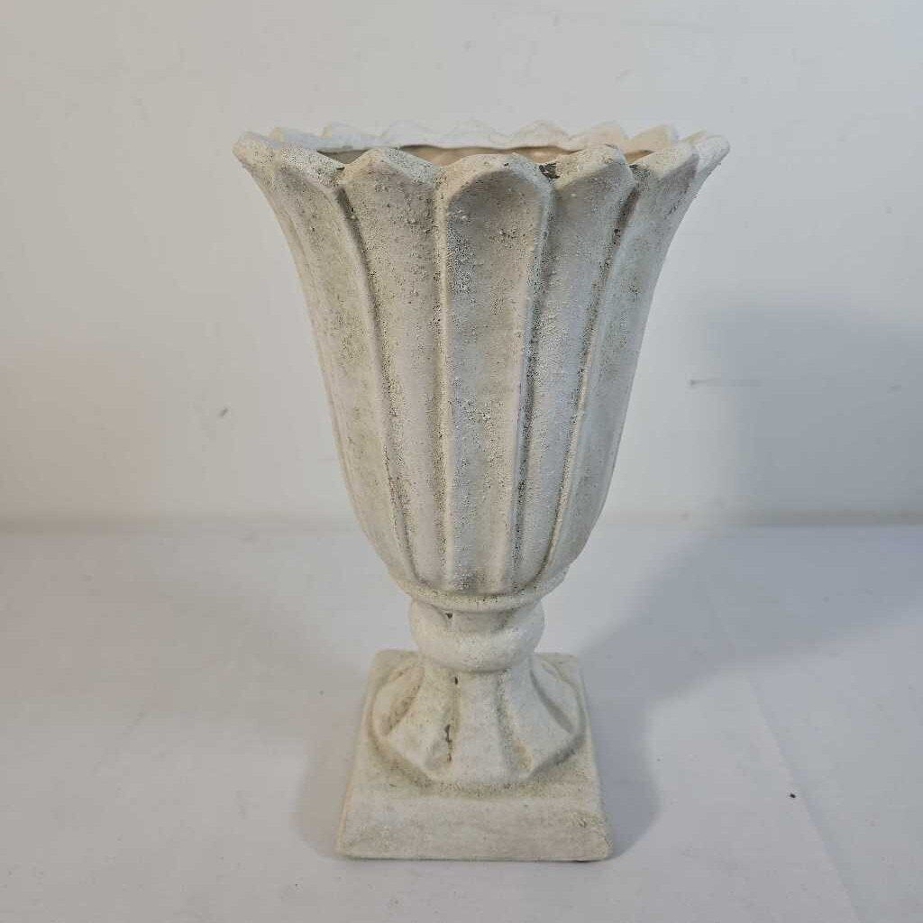 TEXTURED OFF WHITE URN