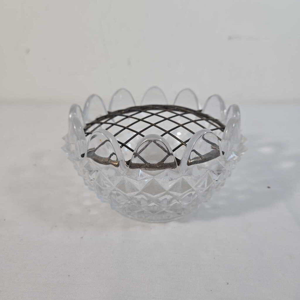 FLOWER FROG IN GLASS DISH