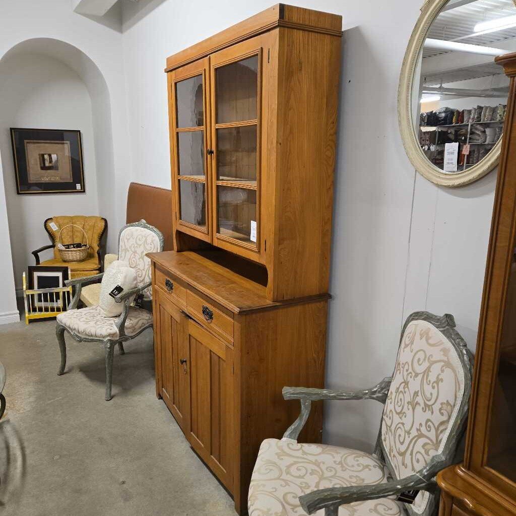 ANTIQUE FLAT TO WALL