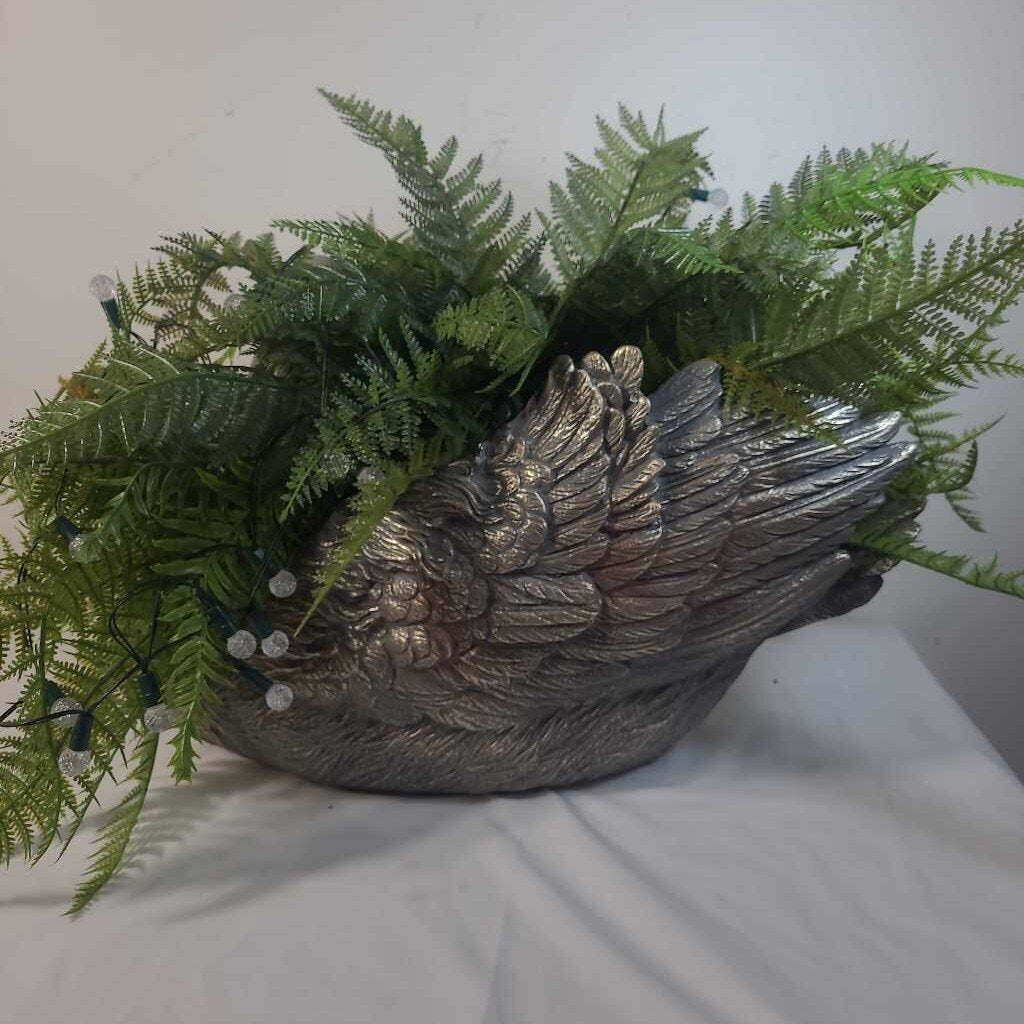 LIGHT UP SWAN PLANTER W/GREENERY