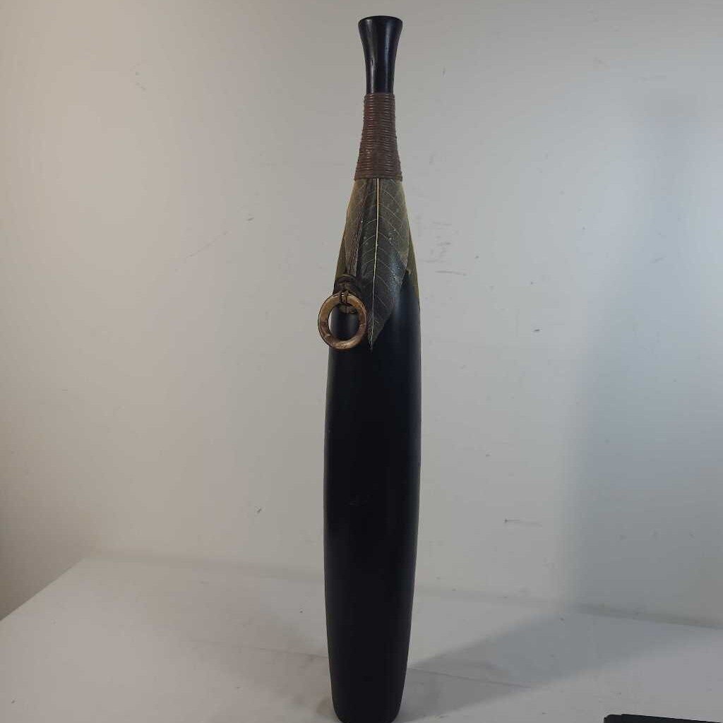 TALL LEAF BUD VASE