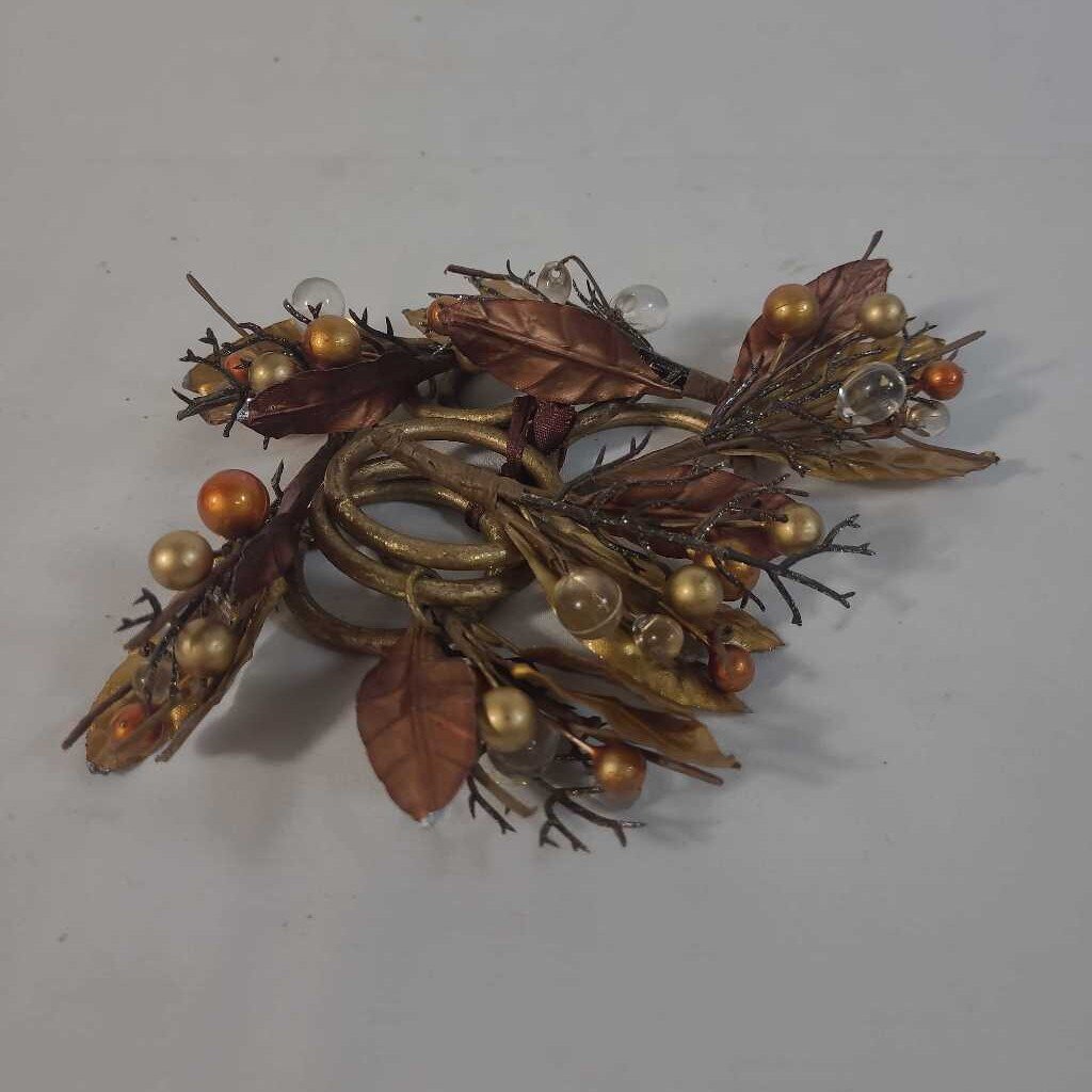 S/6 LEAF & BERRY NAPKIN RINGS