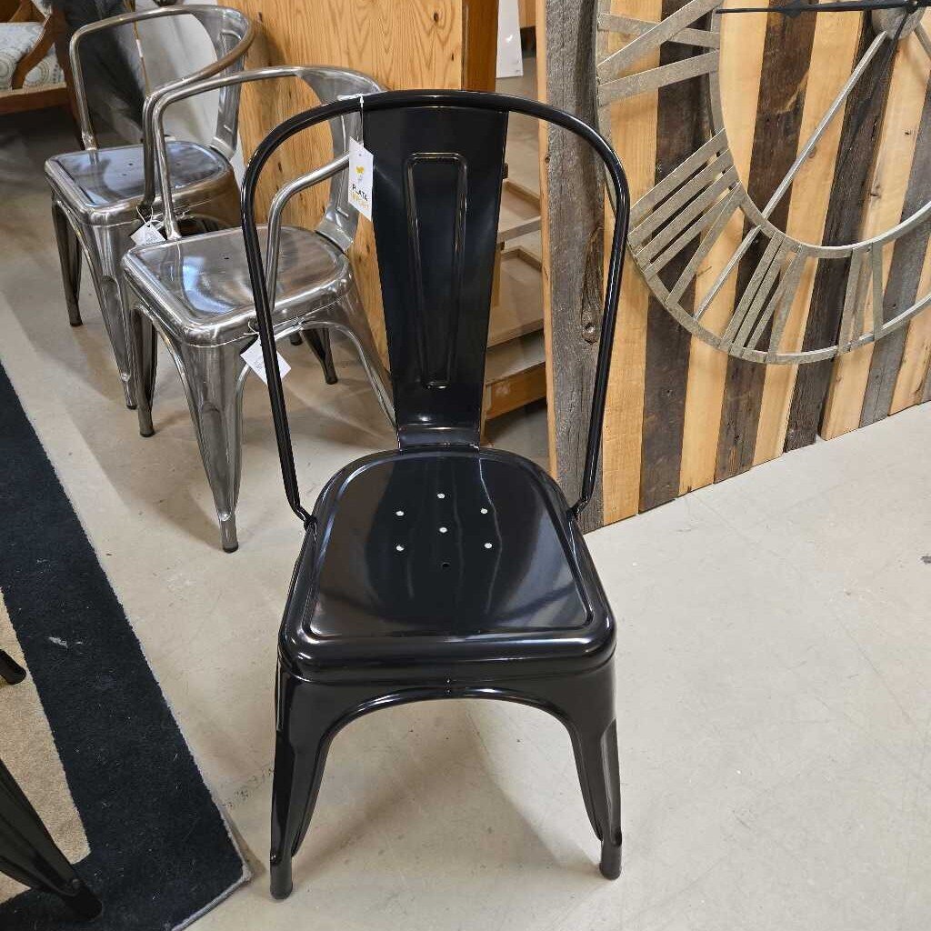 BLACK INDUSTRIAL STYLE CHAIR