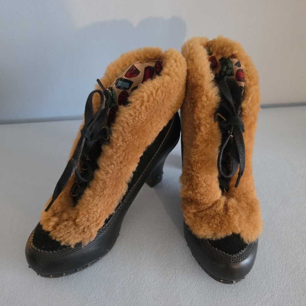 *RARE* MISS L-FIRE Alpine Booties 7.5