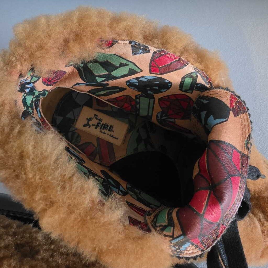 *RARE* MISS L-FIRE Alpine Booties 7.5