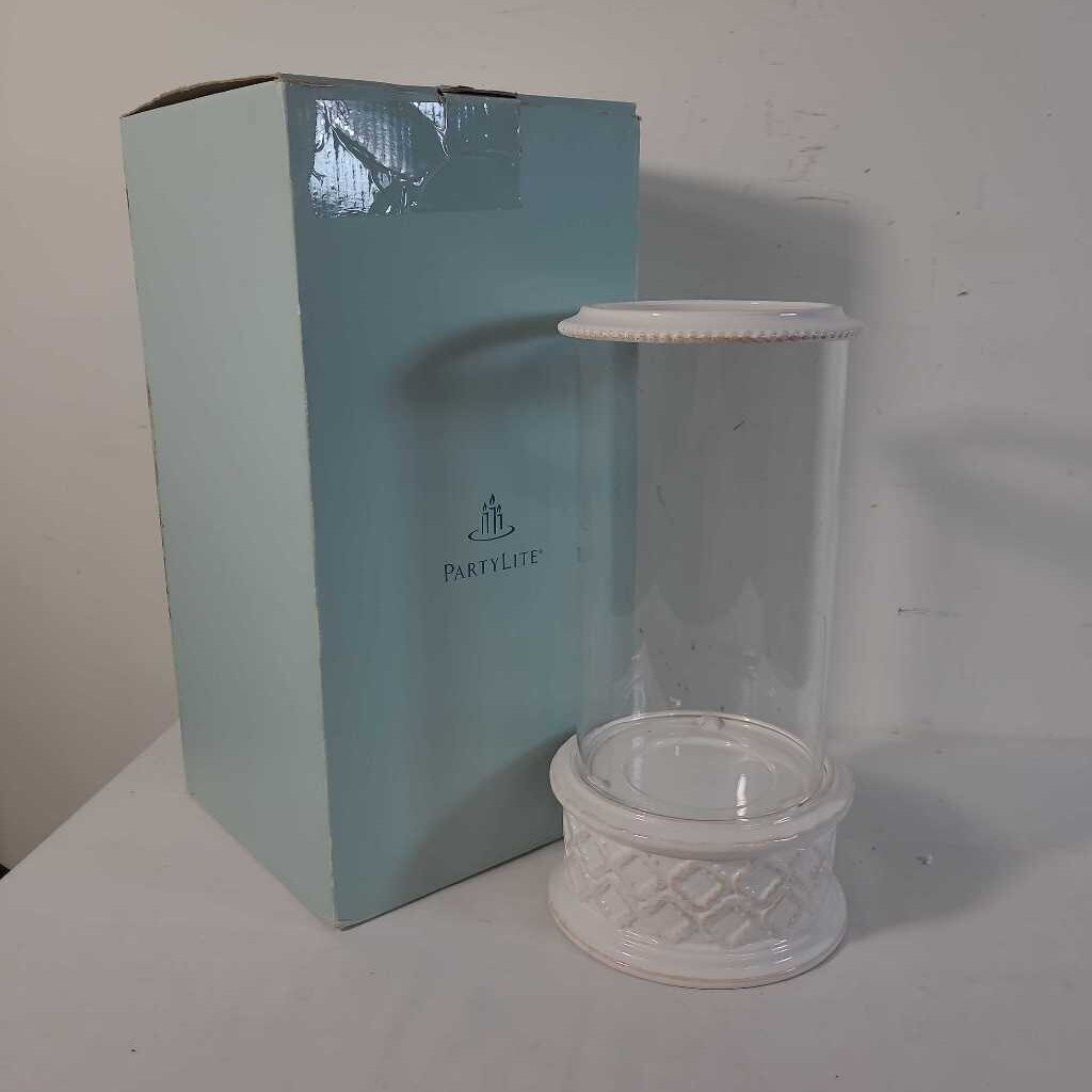 RETIRED PARTYLITE VILLA BIANCA HURRICANE