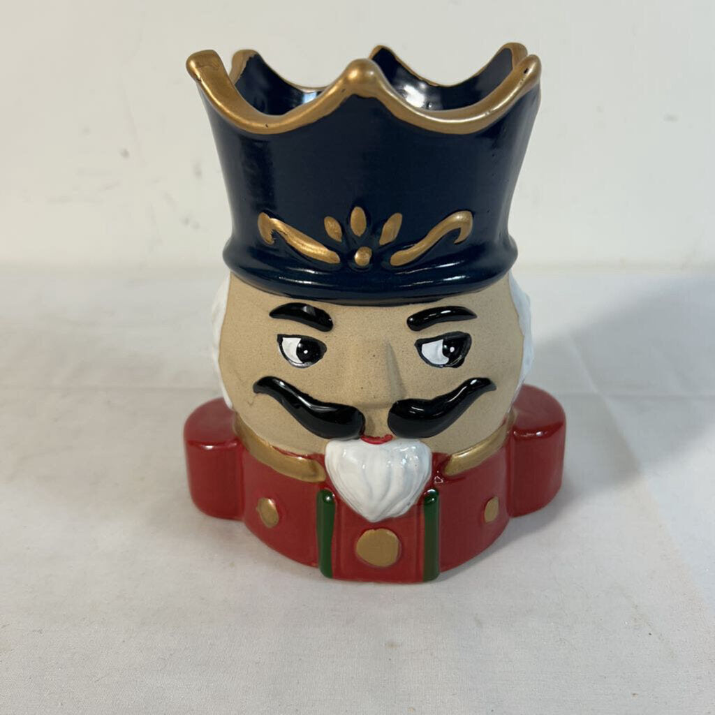 SM NUTCRACKER VASE