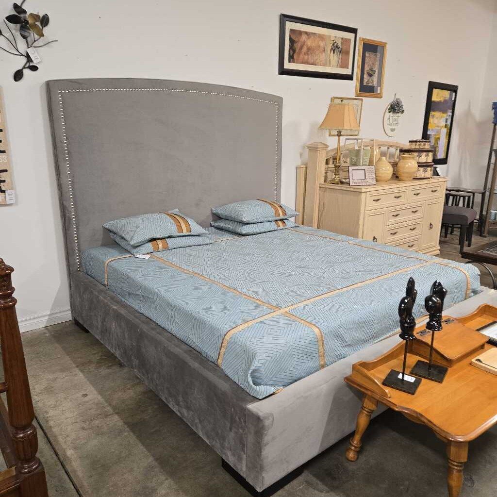 GREY KING UPHOLSTERED BED