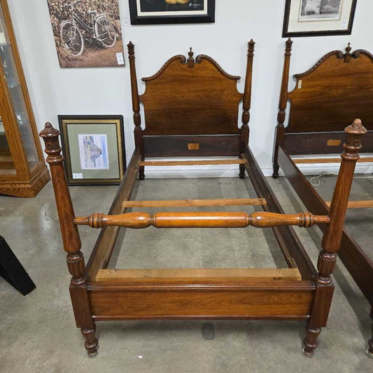 TWIN 4 POSTER BED
