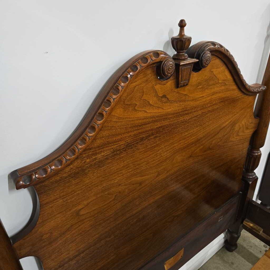 TWIN 4 POSTER BED