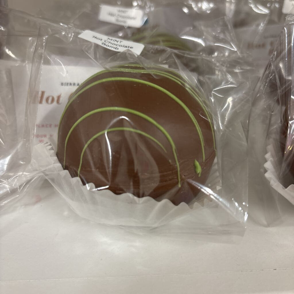 MINT HOT CHOCOLATE BOMB