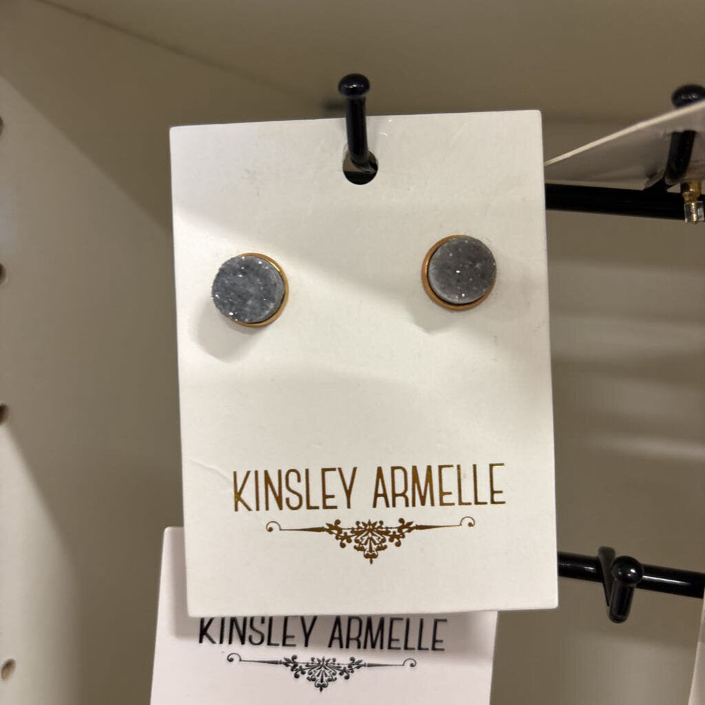 Stone Quartz Studs