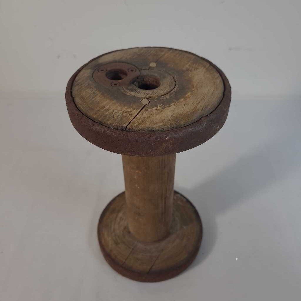 8.5" WOODEN BOBBIN