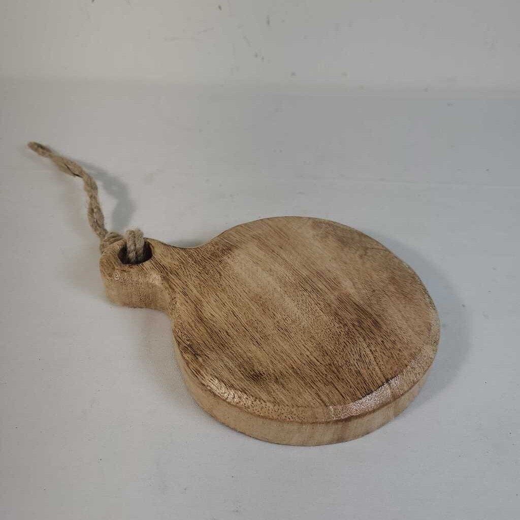 ROUND WOODEN RISER