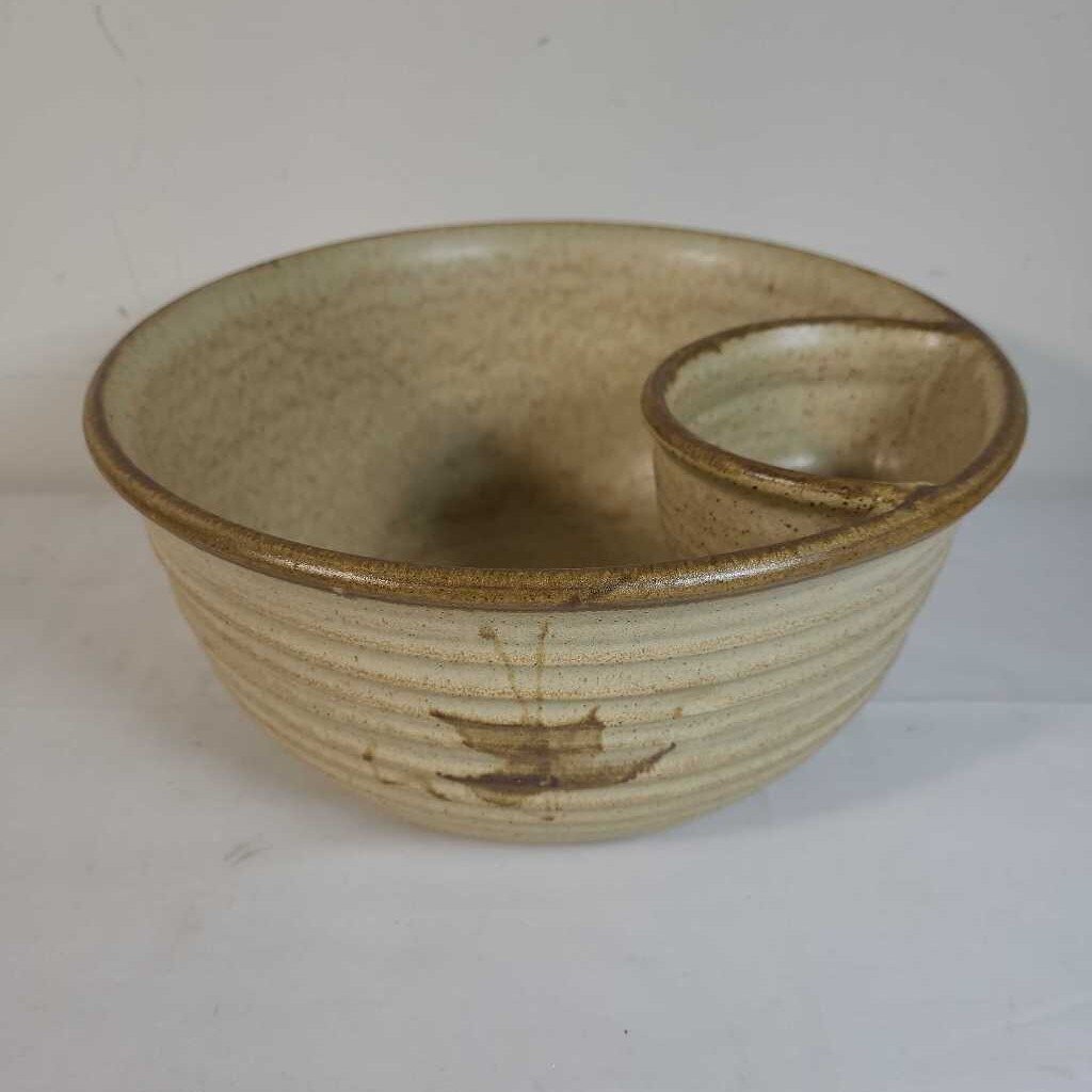 CERAMIC BOWL W/BUILT IN DIP DISH