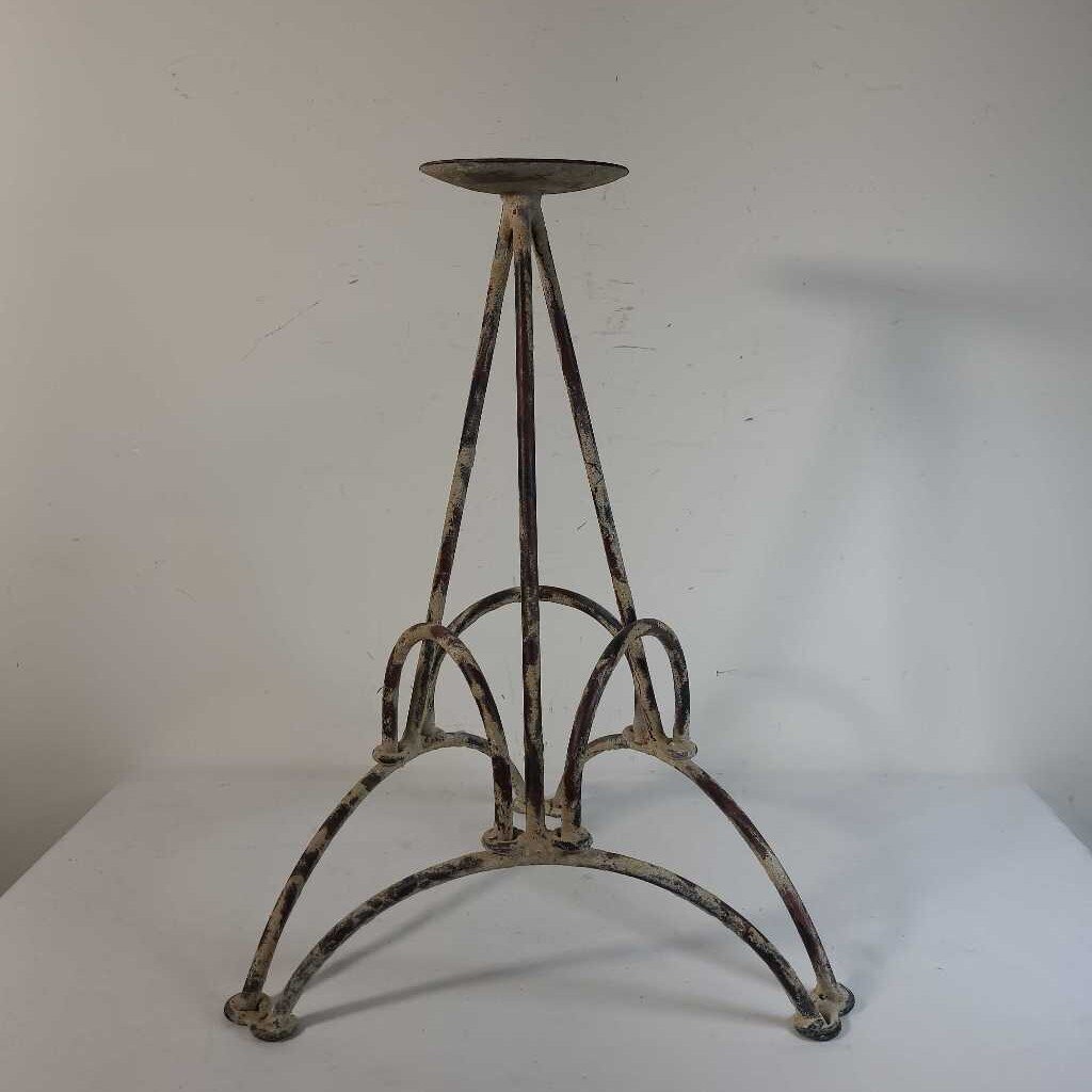 AGED METAL CNADLE HOLDER