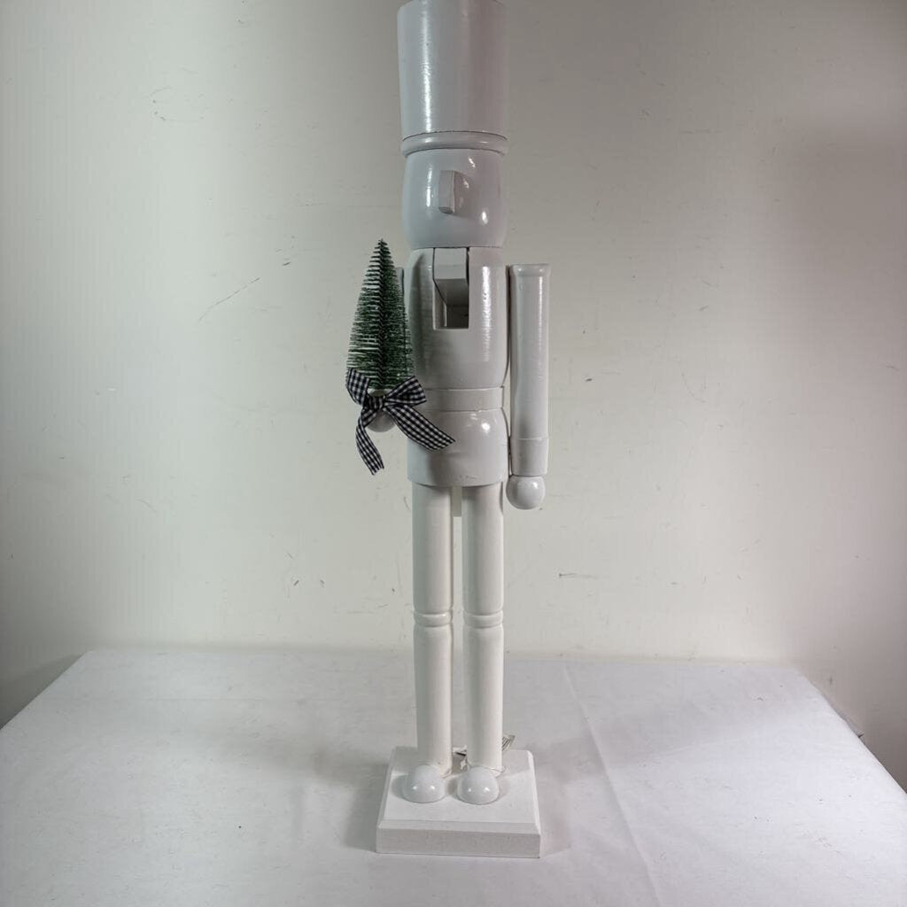 24" WOODEN NUTCRACKER - WHITE
