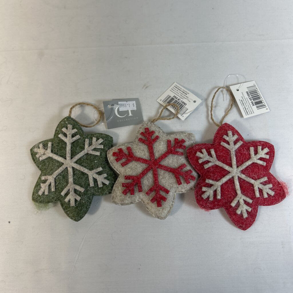 FELT SNOWFLAKE ORNAMENT - RED/BEIGE/GREEN