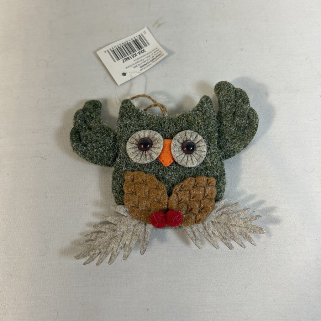 FELT OWL ORNAMENT - RED/BEIGE/GREEN