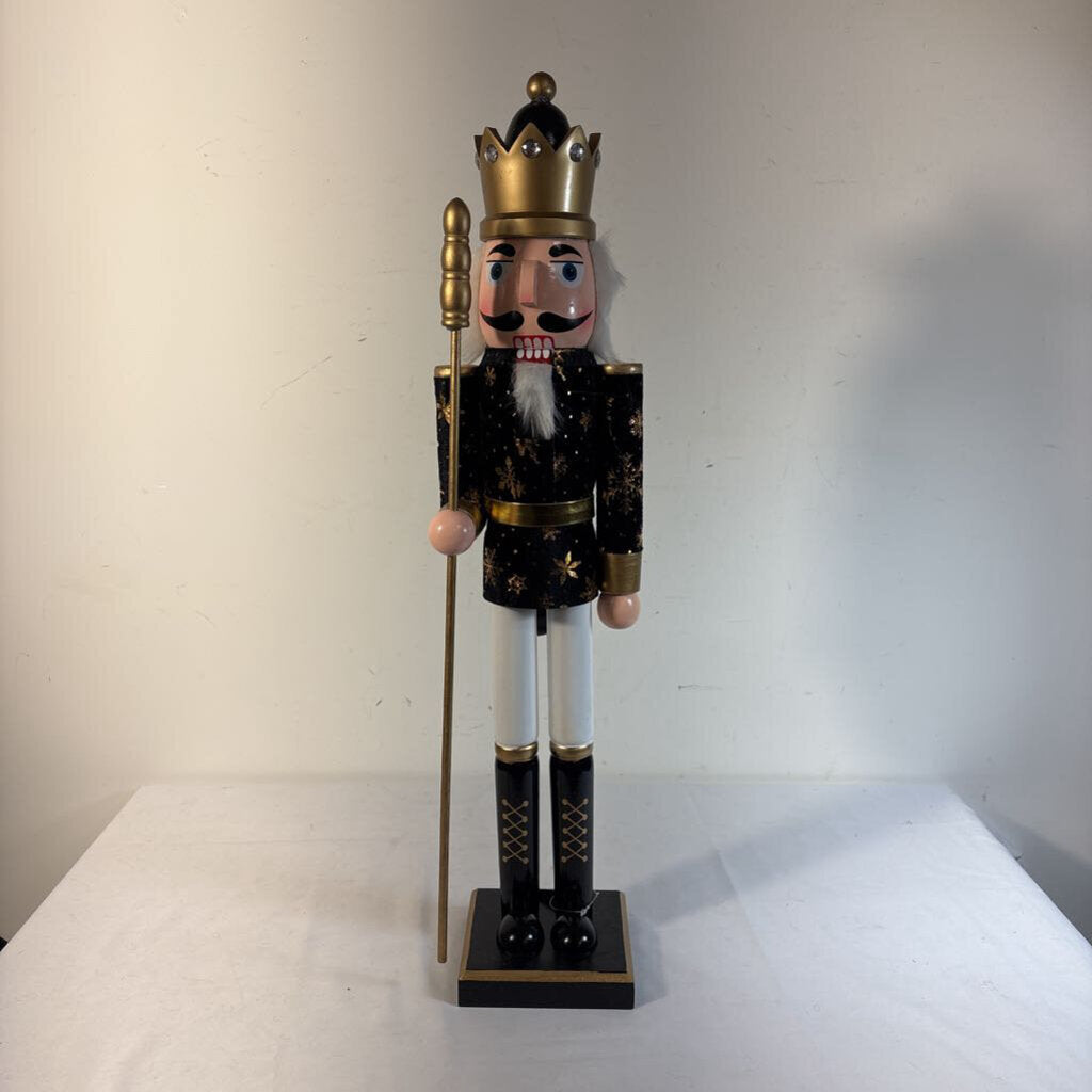 24" WOODEN NUTCRACKER - KING