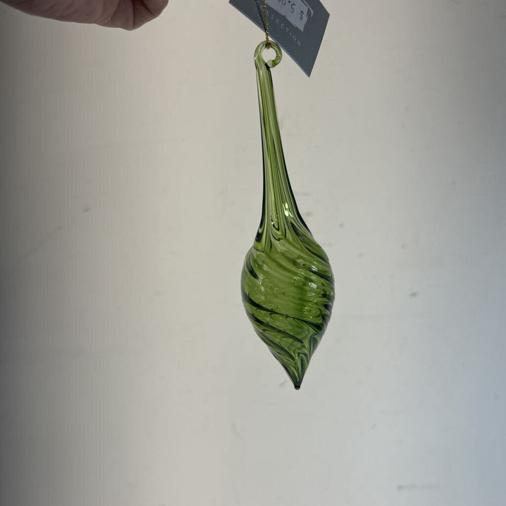 GLASS SPIRAL DROP ORNAMENT - GREEN