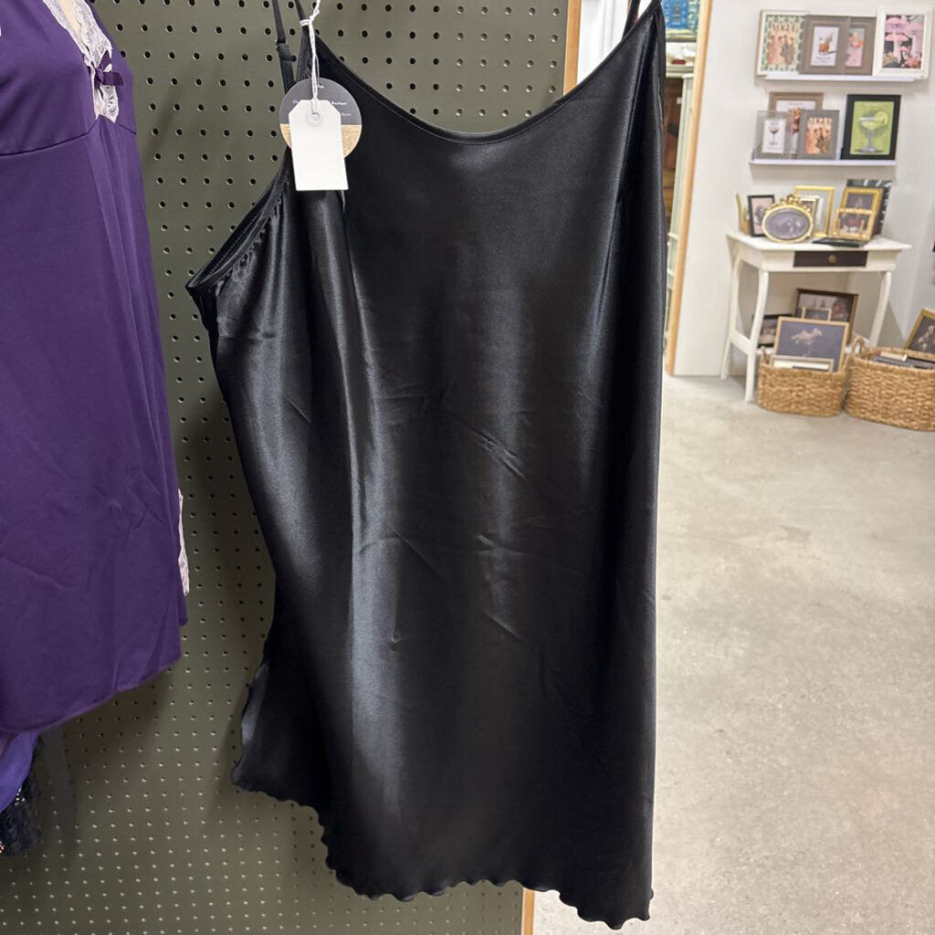 Black Satin Nighty (2XL)