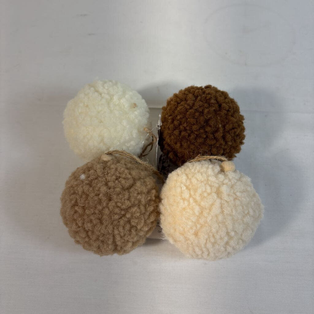 BOUCLE BALL ORNAMENT - ASSORTED