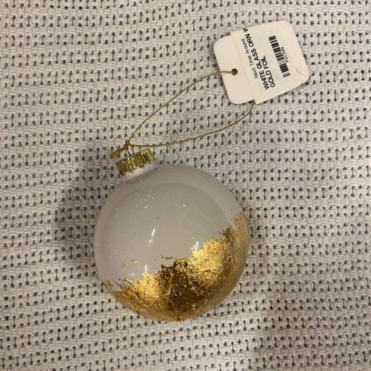 WHITE GLASS ORN WITH GOLD FOIL