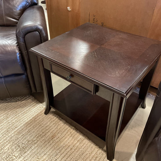 BROWN SQUARE ACCENT TABLE