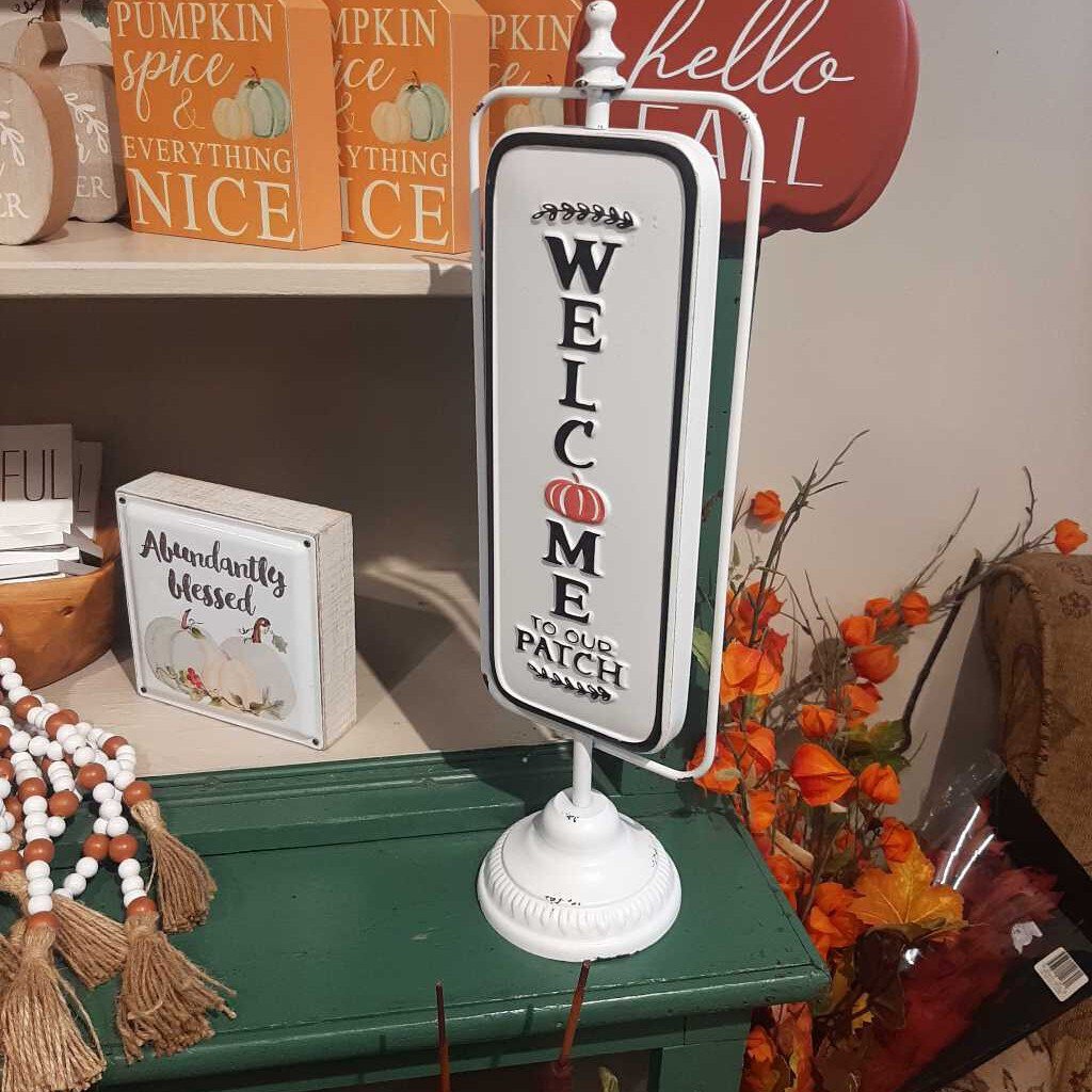 18" METAL WELCOME SIGN