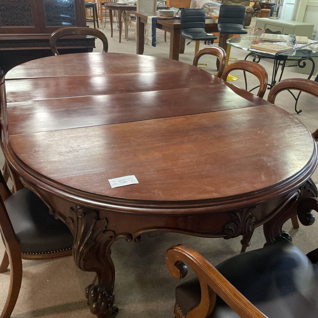 CARVED DINING TABLE W/2 LEAVES