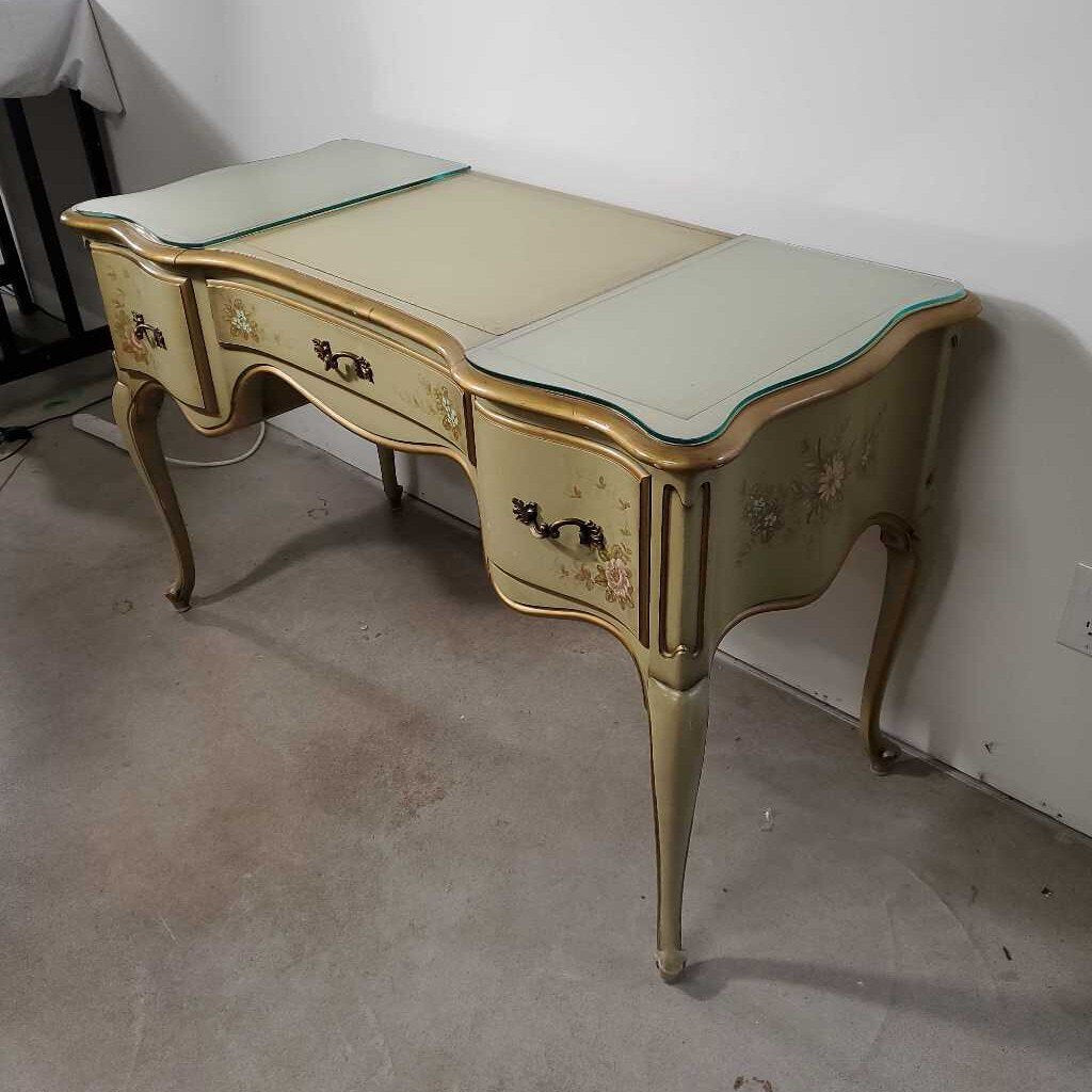 FRENCH PROVINCIAL DESK