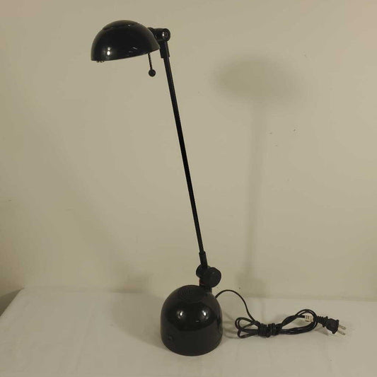 ADJUSTABLE BLACK DESK LAMP