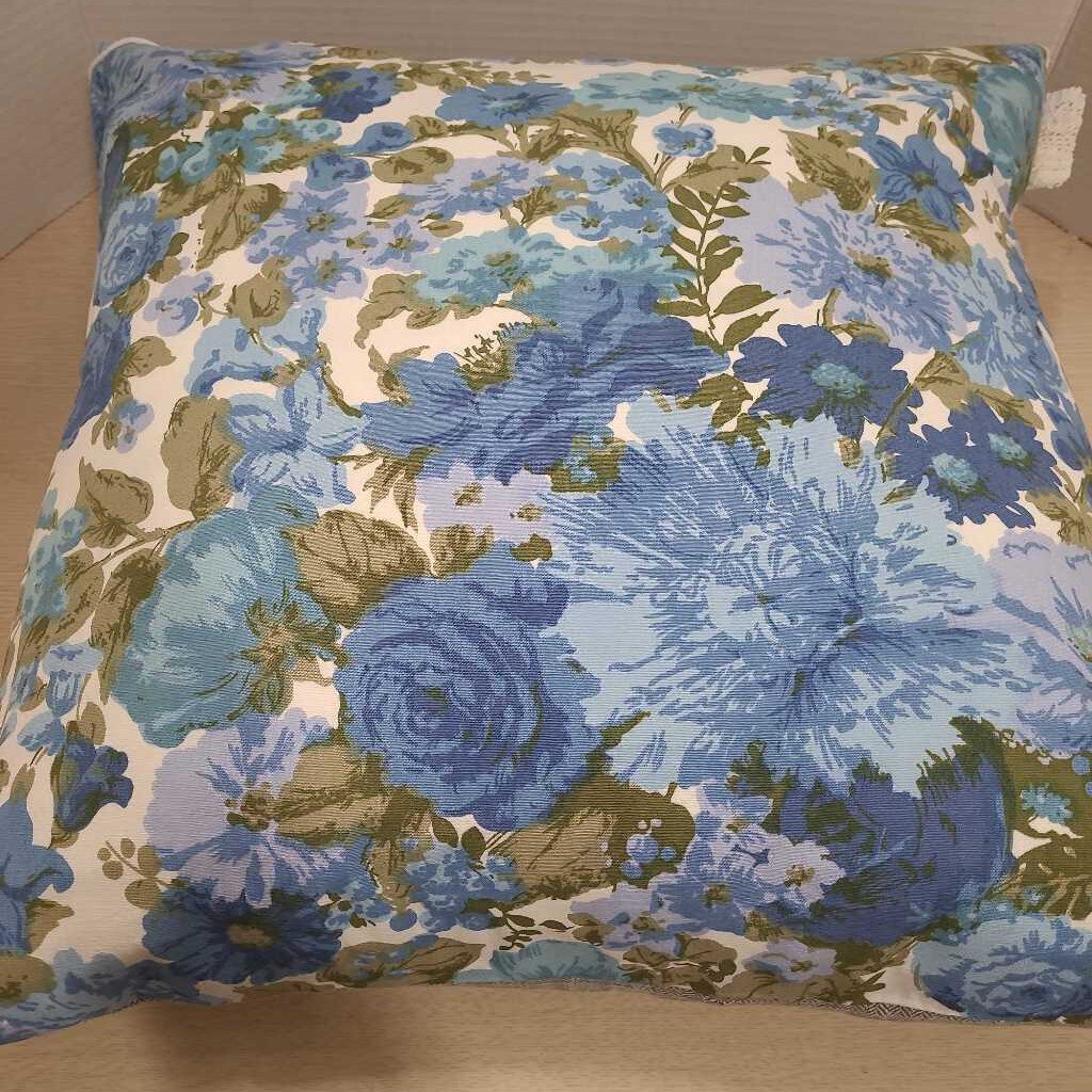 Pillow - handmade - vintage blue floral - grey back
