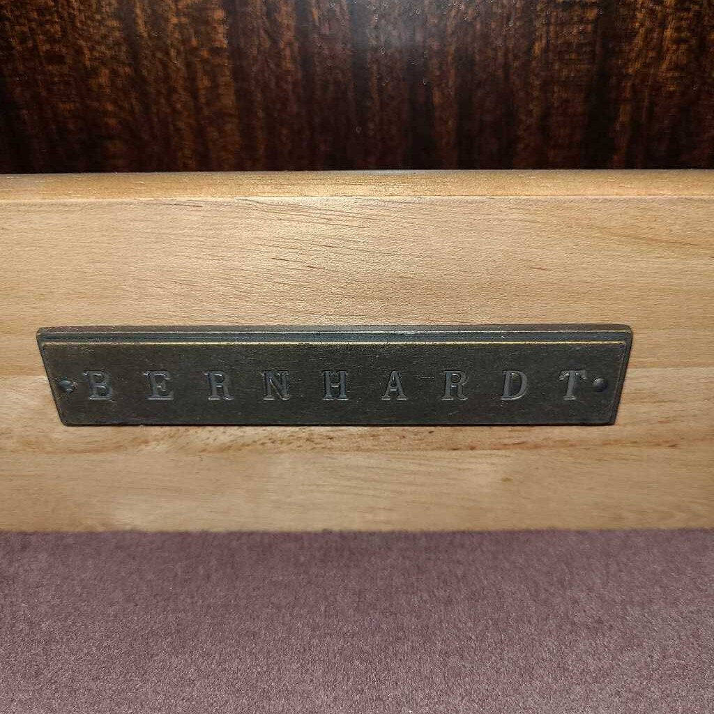 BERNHARDT JETSET SERVER