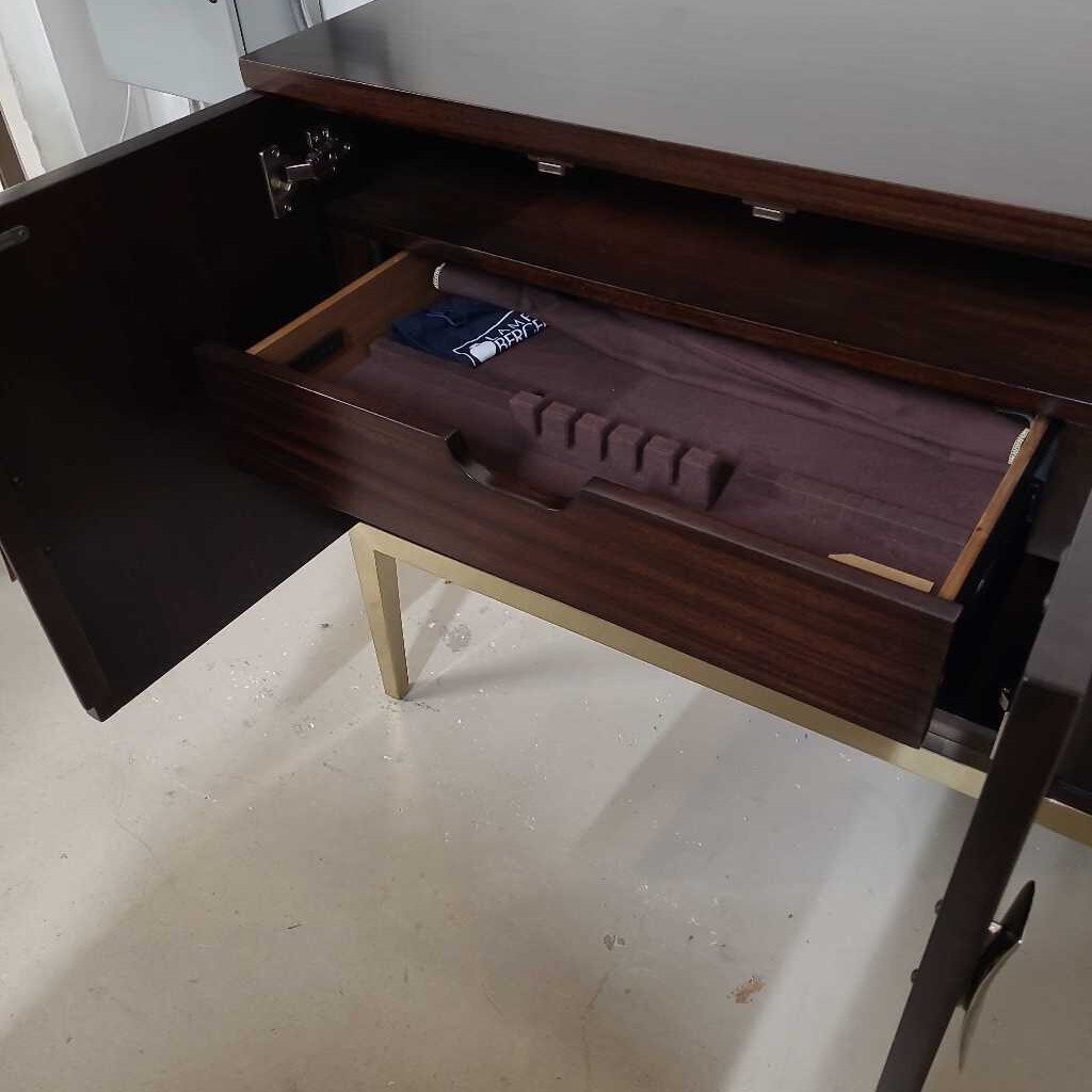 BERNHARDT JETSET SERVER